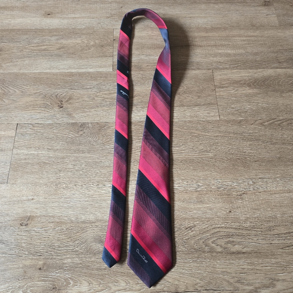 Oscar de la Renta Red and Black Striped Tie